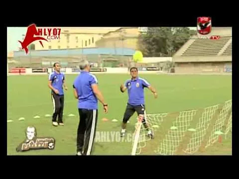 كوميديا.. احمد فتحي يعمل كمذيع كرة تنس
