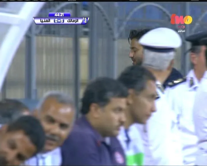 ميدو يقلد مورينهو ويدخل غرفة الملابس قبل انتهاء المباراة