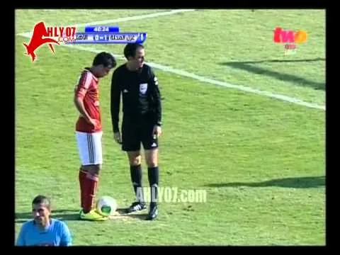 تريزجيه يصوب ركلة جزاء رغما عن محمد نجيب ويهدرها