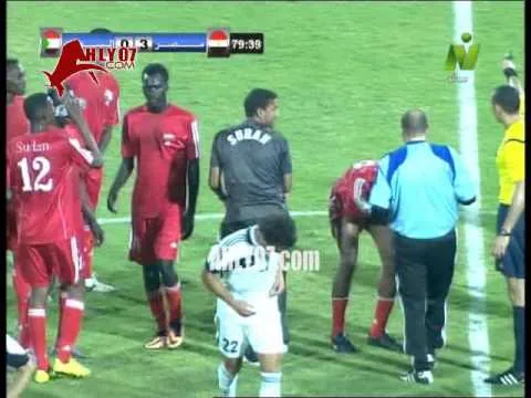  نحس للاعب السودان بإصابة موجعة وسط ابتسامات لاعبي منتخب مصر +18  