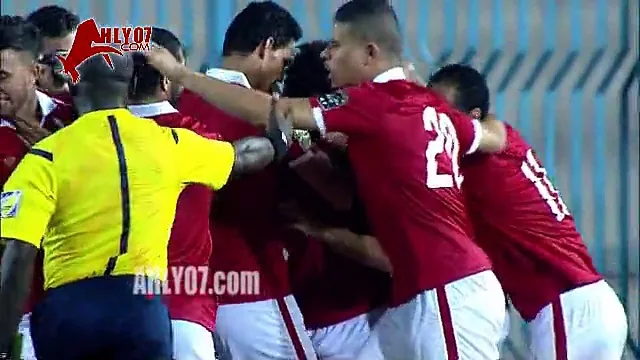 شاهد ثلاثية الأهلي في الترجي بصوت الجمهور الأهداف للسعيد ومؤمن زكريا