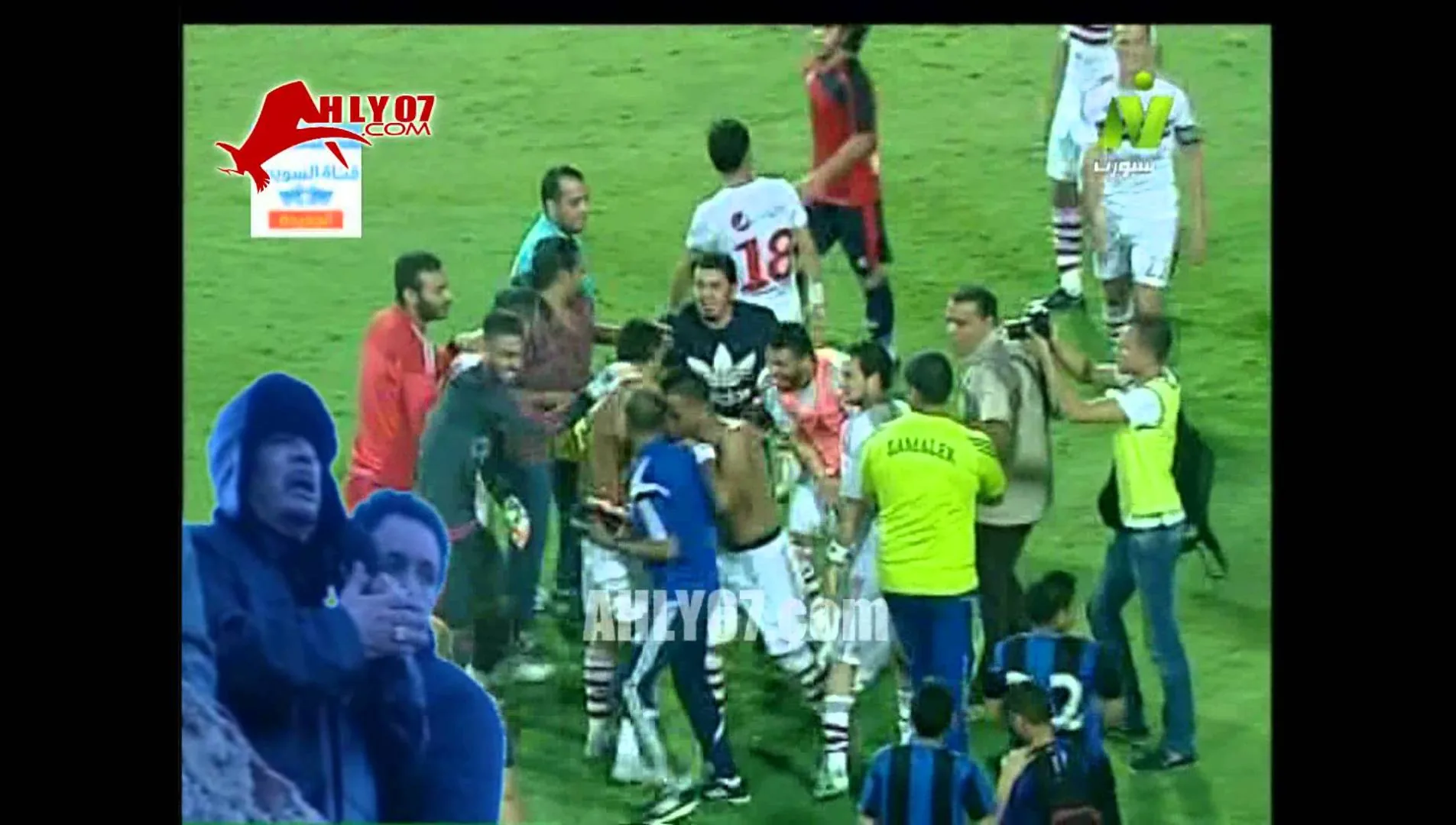 كوميديا لما مرتضى منصور يحتفل في المقصورة مع الزمالك