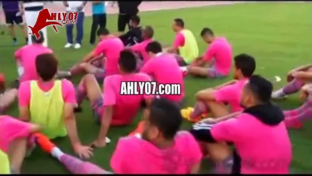 مرتضى منصور بحقاره ام مسئول اهلاوي هتلبسلنا شورت احمر