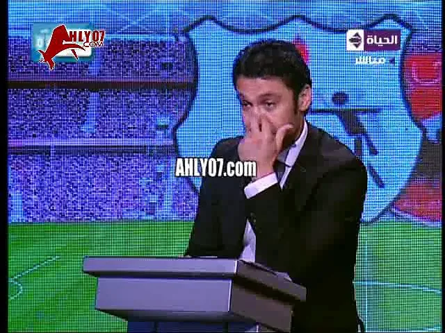 سيد معوض يضع احمد حسن في موقع محرج على الهواء وحسن يردها له