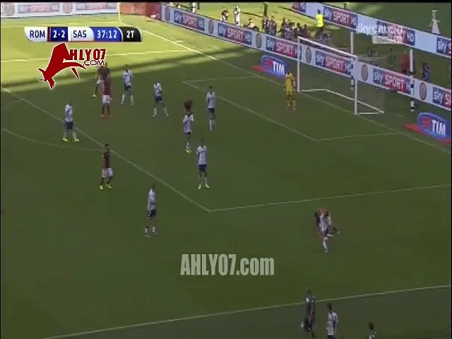 شاهد انقاذ اسطوري لهدف مؤكد من محمد صلاح روما امام ساسولو