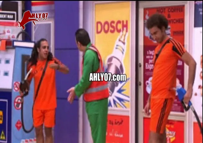 مسخرة علي ربيع وأوس أوس لعيبة كورة في بترول اسيوط