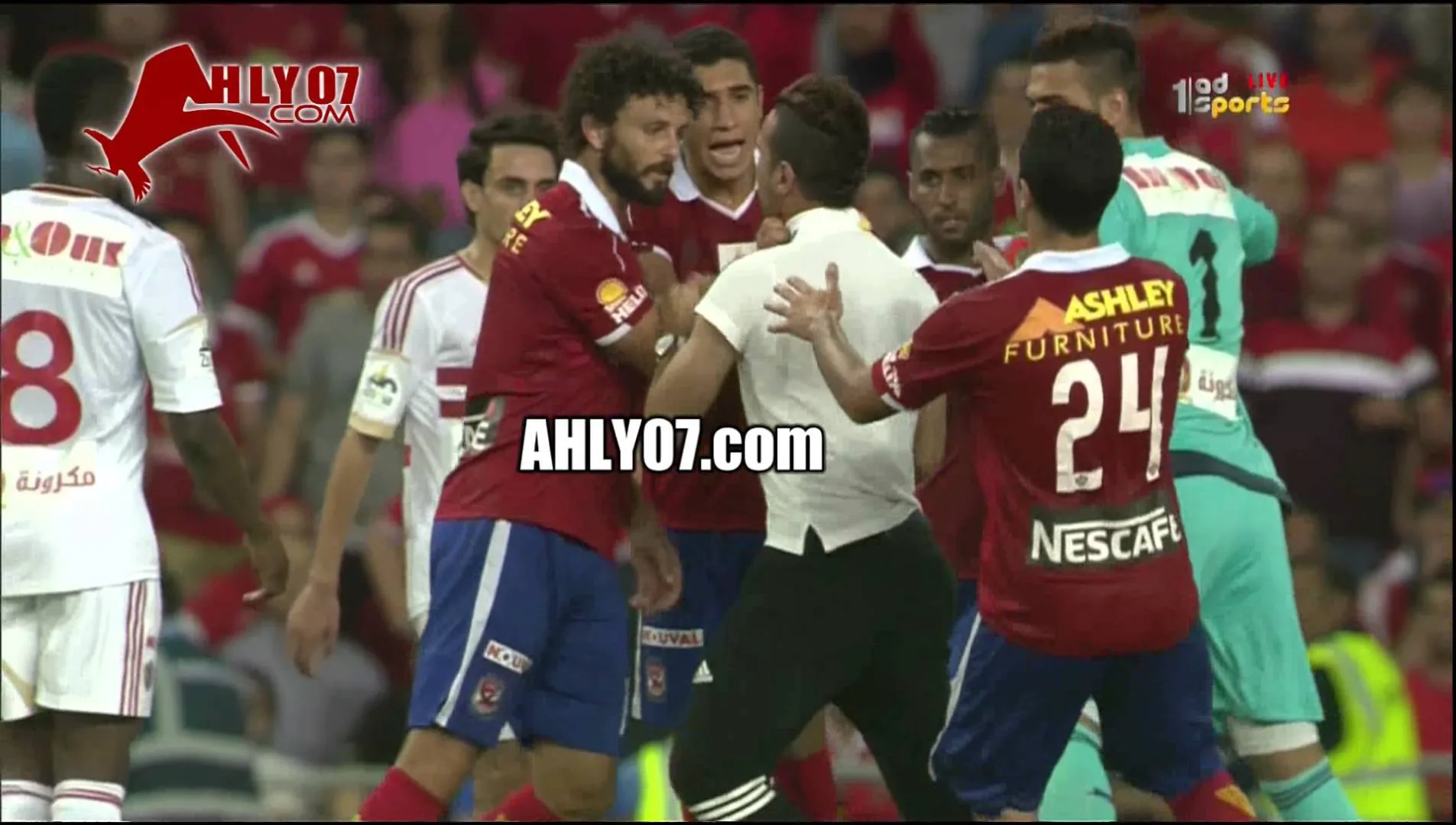 شاهد واقعة تأديب ومرمطة حسام غالي لحازم امام الصغير في مباراة السوبر