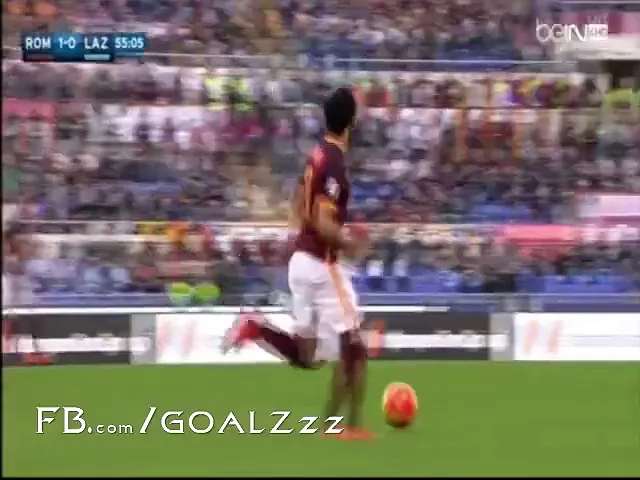 شاهد اصابة قوية لمحمد صلاح وخروجه على نقاله من مباراة روما ولاتسيو