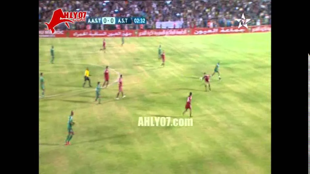 شاهد سعادة ابو تريكة بالتحليق على الاسطورة مارادونا