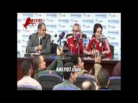 شاهد مسخرة اقتحام مؤتمر كوبر مدرب مصر وخضة الارجنتيني وسط الحضور