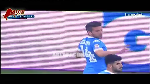 مهارة صلاح تتسبب في إنذار لاعب نابولي