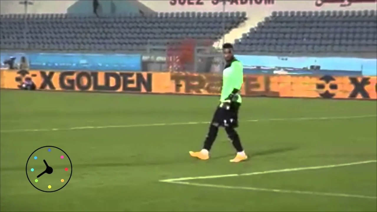 شاهد الشناوي لاعب الزمالك ينفعل على طارق حامد.. ماتتكلمش في الملعب