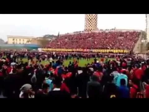 شاهد هتافات التراس اهلاوي ضد المشير التي اشعلت الدولة من مدرجات التتش