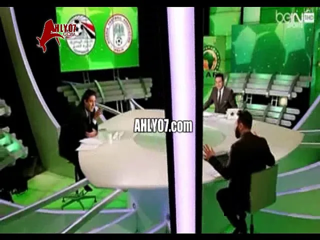 شاهد حازم امام يتغزل في رمضان صبحي ويبدي انبهاره بادائه مع المنتخب المصري