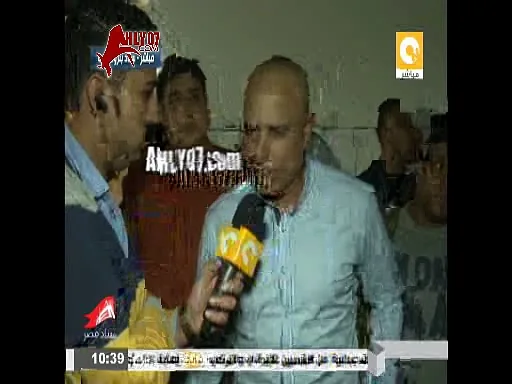 شاهد مسخرة مشجع زمالكاوي يهاجم مدرب الاسماعيلي اتشطروا على الأهلي ورد فعل القماش