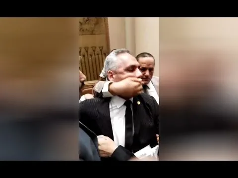 شاهد نائب في البرلمان بيمرمط مرتضى منصور لو من ضهر راجل اعمل حاجه لا انت ولا 1000 زيك