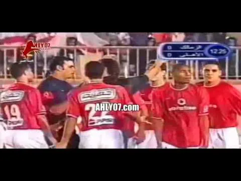 شاهد طرد احمد السيد في كرة شبيهه بضرب باسم مرسي لسعد سمير امام الزمالك