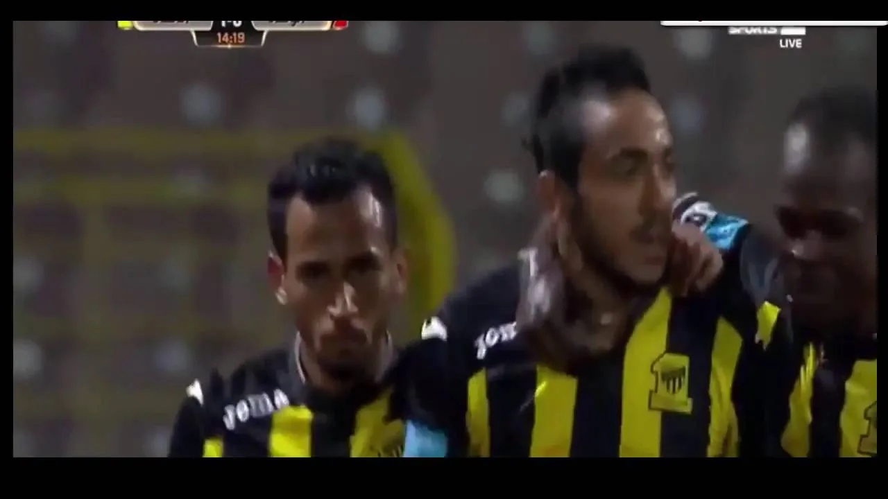 شاهد محمود كهربا يحرز هدف عالمي للاتحاد السعودي في الوحدة في الدوري