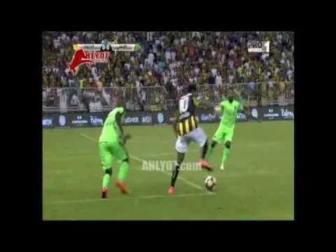 شاهد مهارة كهربا يتلاعب بمدافع الأهلي في ديربي جده وتمريرة كعب كادت تصبح ضربة جزاء