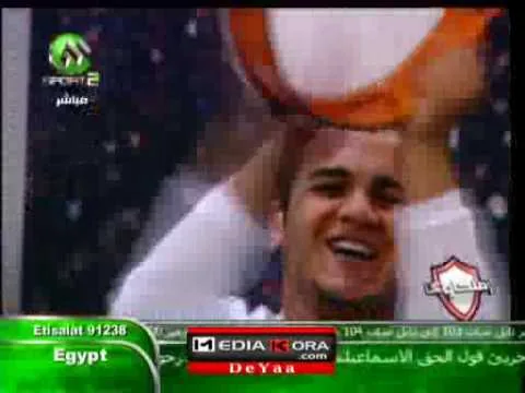 شاهد هتاف وشماتة جماهير الزمالك على الهواء في خروج الاهلي من افريقيا 2009 في حضور كباتن الزمالك ورئيسه