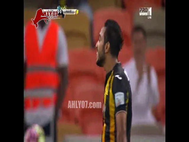 شاهد كهربا يهدر فرصتين في مباراة القمة السعودية الاتحاد والشباب كانوا يصنعوا الفارق