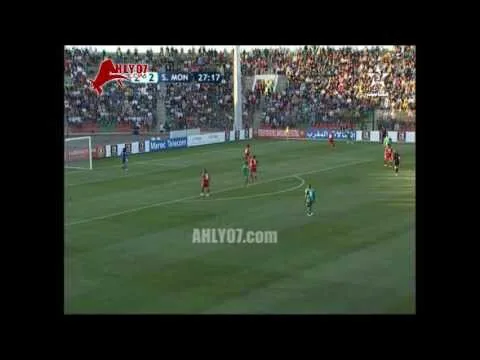 شاهد محمد أبو تريكة يتلاعب بمدافع نجوم العالم في مباراة نجوم افريقيا 6 نوفمبر 2016