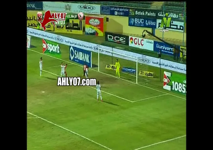 شاهد خناقة شيكابالا مع حسام البدري بعد هدف الاهلي على دكة الأهلي