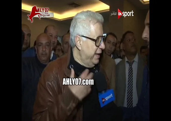 شاهد فيديو مسخرة السنين مرتضى منصور قفش على مشجع زمالكاوي على الهوا اثناء لقاء تلفزيوني تعالى انت ياخويا دير النادي