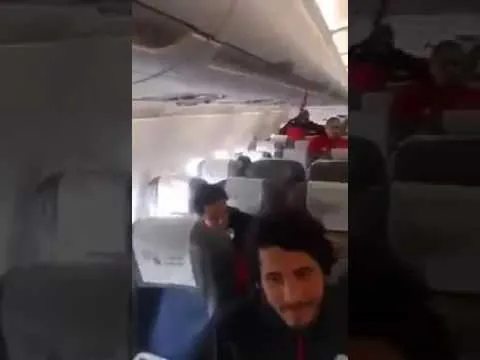 مسخرة السنين مضيفة الطيارة مع لعيبة منتخب مصر ودخول مفاجيء لمهيب عبد الهادي