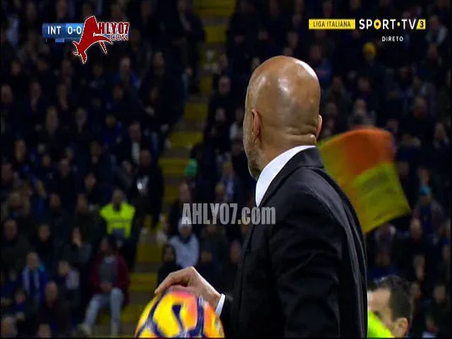 شاهد محمد صلاح يضيع فرصة انفراد لروما امام انتر ميلان بالدوري الايطالي