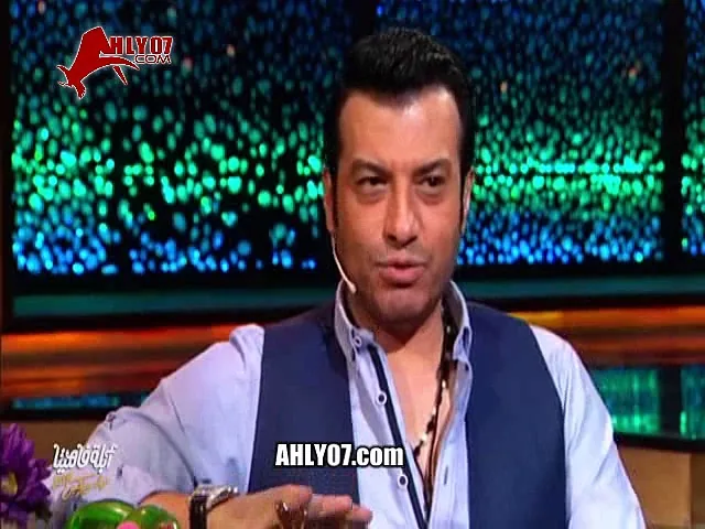 شاهد مسخرة السنين ايهاب توفيق بيمسخر نادي الزمالك وباللحن  في ابله فاهيتا