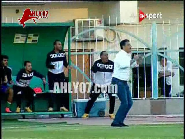 شاهد مدحت شلبي بيمرمط أحمد حسام ميدو انت بتتكلم اكتر ما بتشتغل  يابتاع تويتر ولسانك حصانك ركز في شغلك ويهدده المره دي خفيفه كده