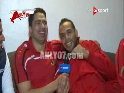 شاهد مسخرة السنين لاعب كرة اليد في الأهلي بيقلد مدحت شلبي ورد فعل شلبي عالهوا