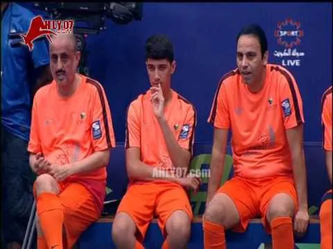 شاهد كيف استقبل محمد أبو تريكة تحدي المذيع الكويتي وخاض مباراة كوميديا جائزتها أكثر من 30 ألف جنيه ويكسب التحدي
