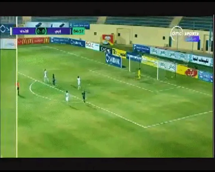 شاهد جامايكا يظهر في لقاء انبي والاتحاد السكندري بكرة غريبة جدا يمين وفوق