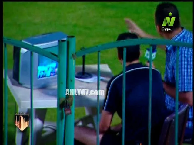 عاجل شاهد اول ظهور لحكم الفيديو في الدوري المصري شاهد تقنياته وماذا يفعل