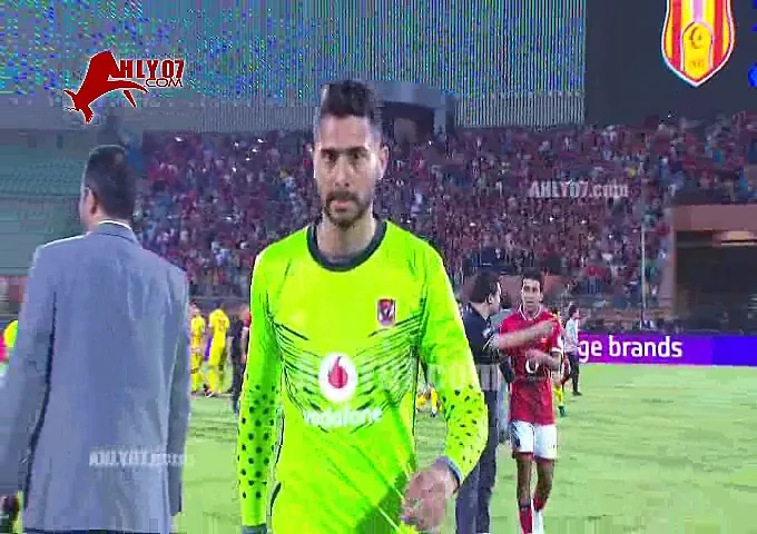 شاهد حصريا ما لم تراه مذاع بالتلفزيون بعد صافرة الحكم انهيار لاعبو نصر حسين داي وانفعال واعتداء على الحكم في فوز الأهلي
