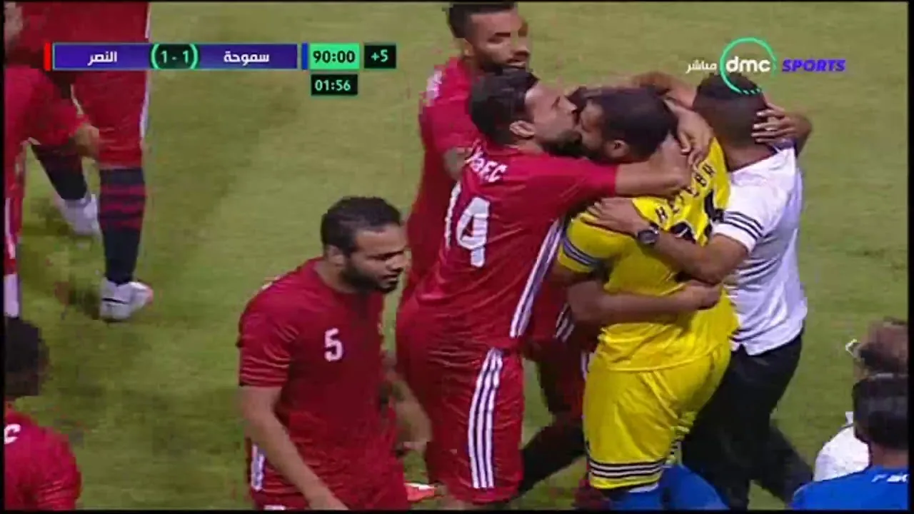 شاهد فريق النصر الصاعد حديثا للدوري الممتاز يصعق سموحة على ملعبه بهدف قاتل في الوقت الضائع بخطأ فادح