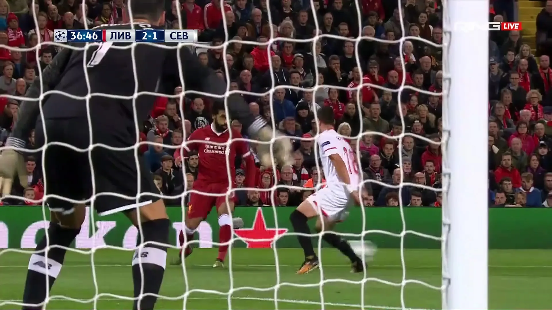 عاجل شاهد هدف محمد صلاح في دوري أبطال أوروبا في مرمى اشبيليه منتزعا التقدم لليفربول