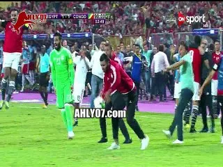 شاهد لأول مرة هيستريا معلق مغربي لحظة صعود منتخب مصر لكأس العالم واحراز محمد صلاح الهدف القاتل في المغرب