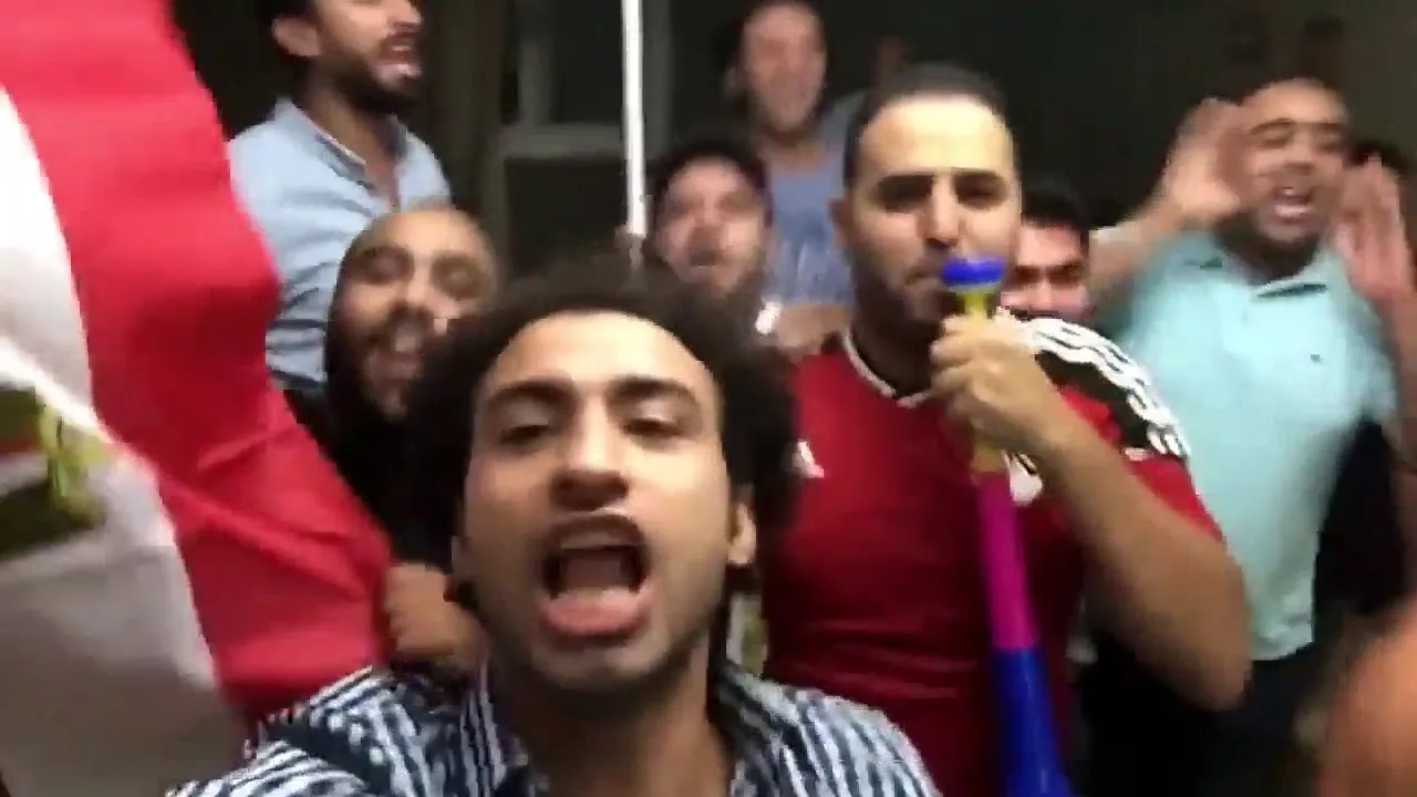 شاهد فرحة مسخرة وهيستيرية لعلي ربيع بعد صعود مصر الى كأس العالم  بعد الفوز على الكونغو