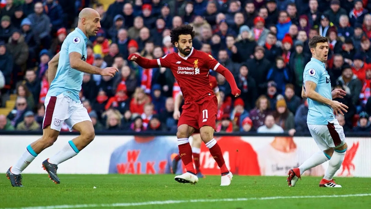 شاهد هدف محمد صلاح العالمي لليفربول في شباك ويستهام بمهارة تحكم غير طبيعية والثاني لليفربول