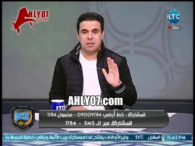 شاهد خالد الغندور في مقدمة نارية الأهلي ارتكب جريمة وخالف القانون وأجبر السعيد عالتوقيع بالعافية وهو موقع للزمالك كان المفروض يسيبه والسعيد صح والزمالك صح